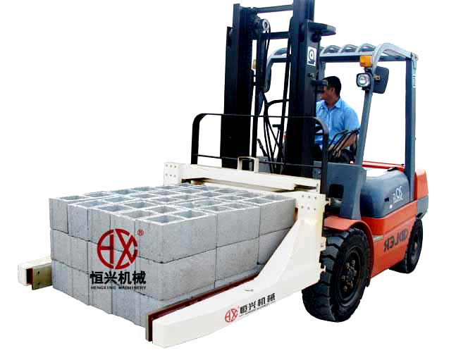抱磚叉車(che) 夾磚叉車